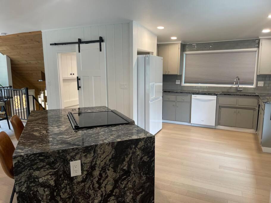 The River House Grants Pass Εξωτερικό φωτογραφία