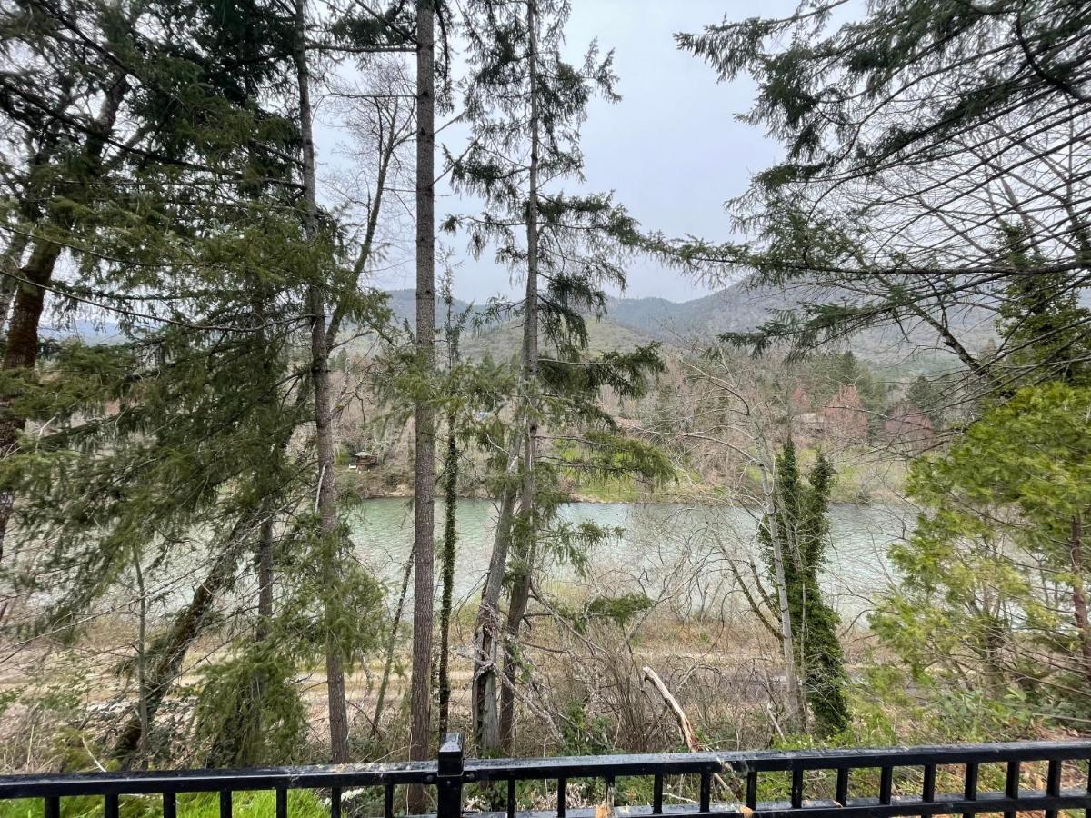 The River House Grants Pass Εξωτερικό φωτογραφία